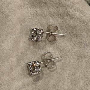 Round Cut Diamond Stud Earrings in 14K Gold
